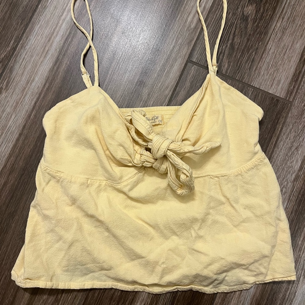 Brandy Melville “john galt” pale yellow Top. Woman’s small.